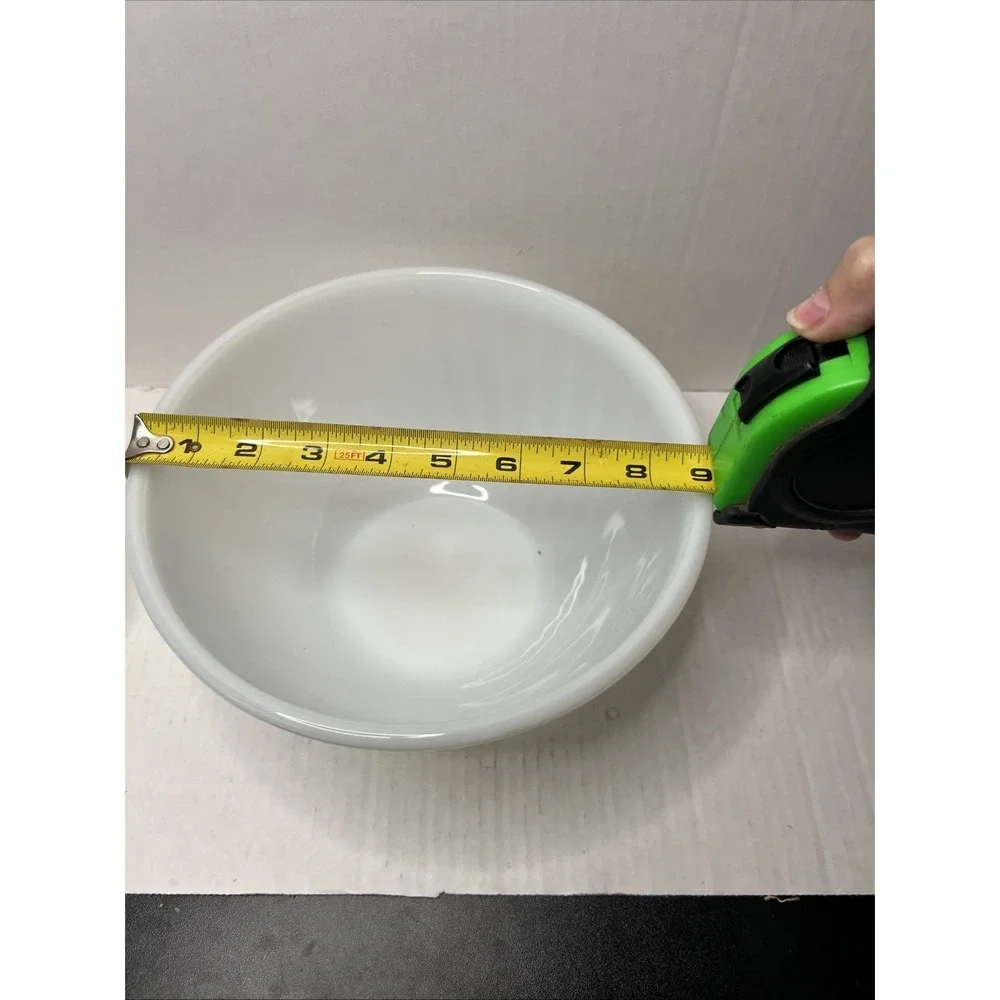Anchor Hocking Fire King Milk Glass Set of 2 Bowls White‎